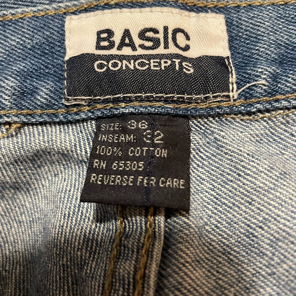 Men Basic Blue Jean - Picture 2 of 4